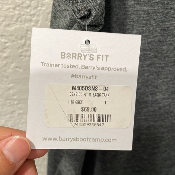 Barry’s Fit | Basic OC Tank - Picture 6 of 6